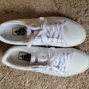 Vans Seidan White leather tennis shoes/sneakers, Women's Size 10